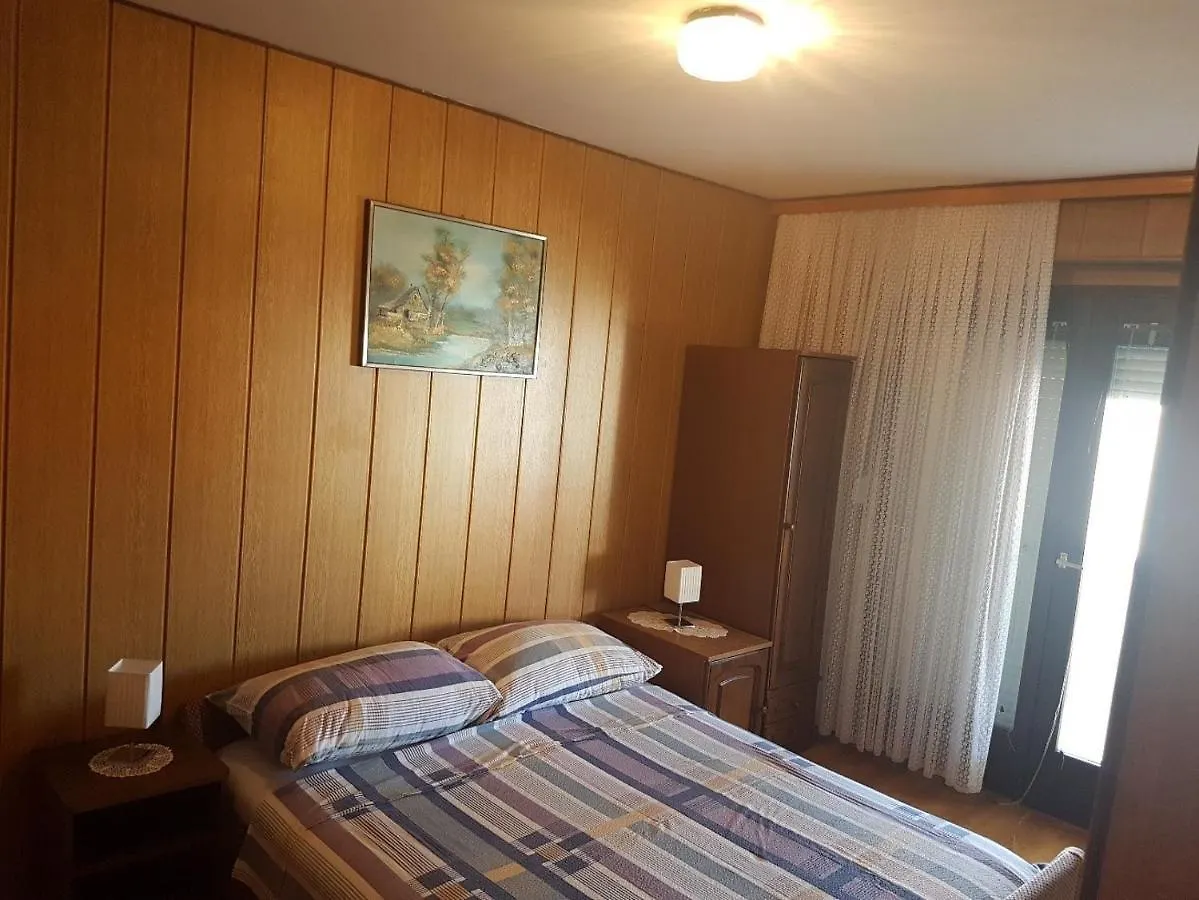 Apartments For Families With Children Lopar, Rab - 10402 Croacia