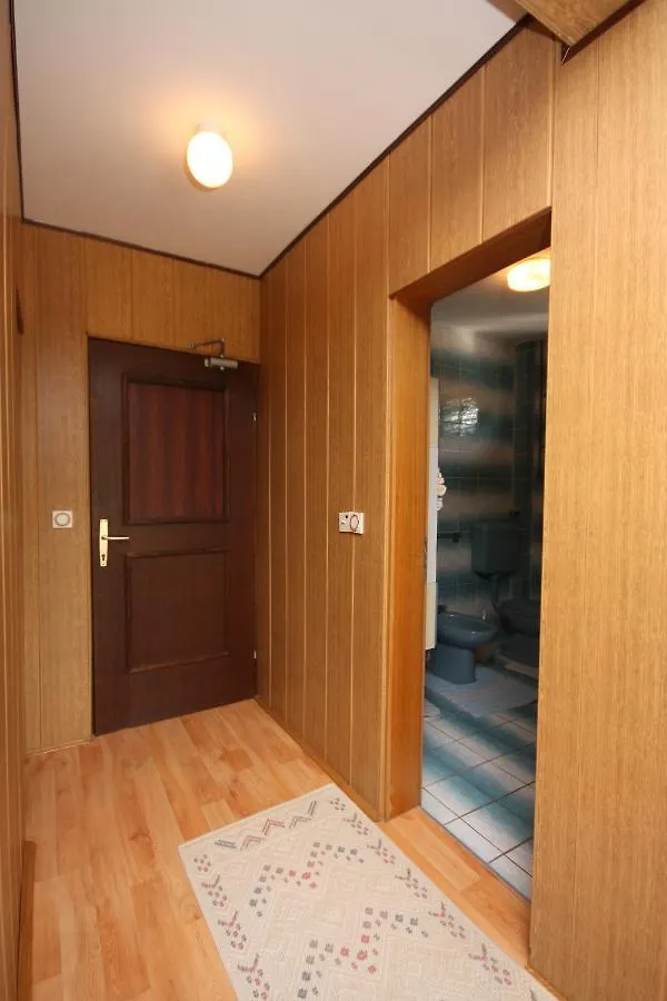Apartments For Families With Children Lopar, Rab - 10402 0*, Lopar Croacia