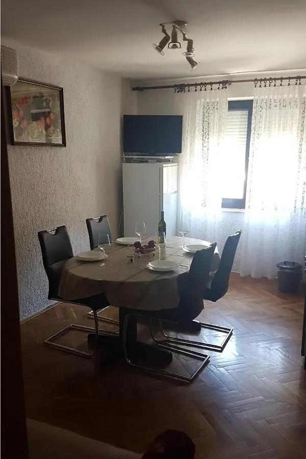 Apartments For Families With Children Lopar, Rab - 10402 0*, Lopar