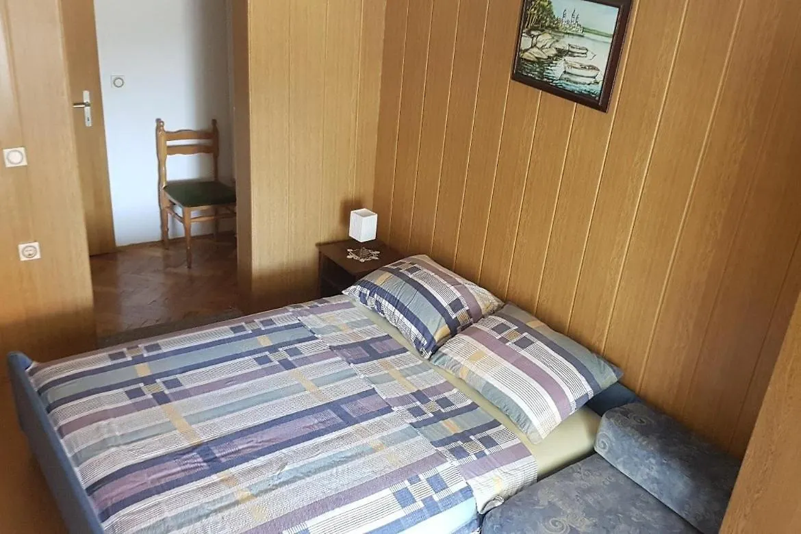 Apartments For Families With Children Lopar, Rab - 10402